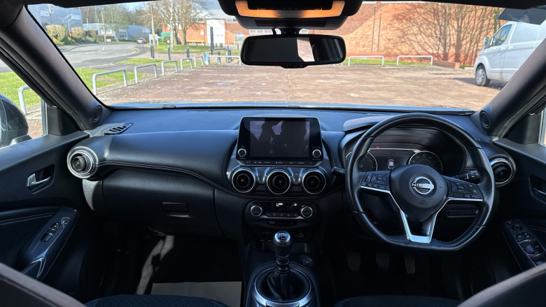 Nissan Juke 1.0 DiG-T 114 N-Connecta 5dr Petrol Hatchback